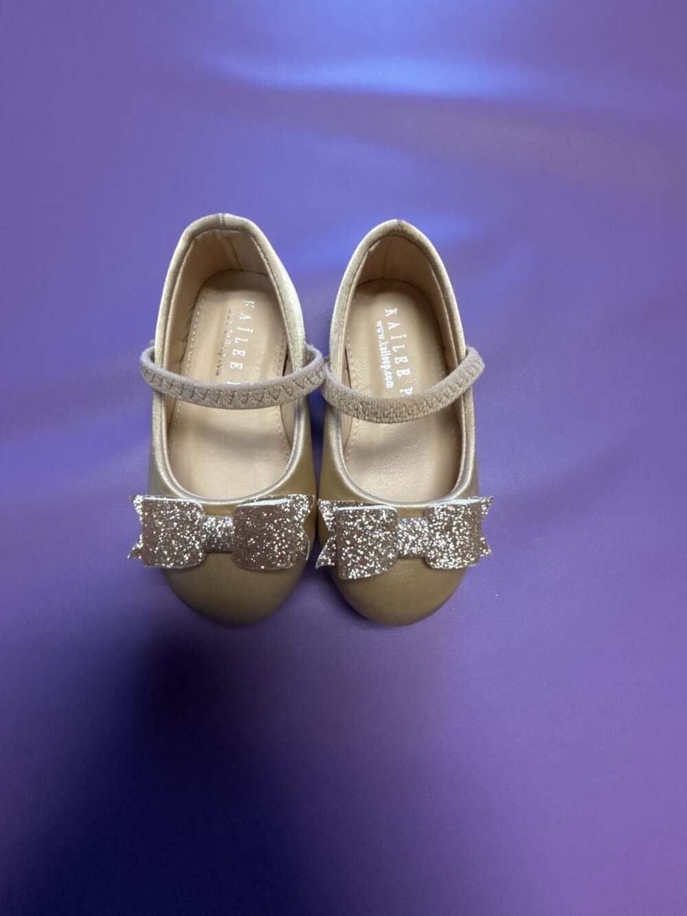 Kailee P. Mary Jane Flats Size 6 Gold Glitter Bow